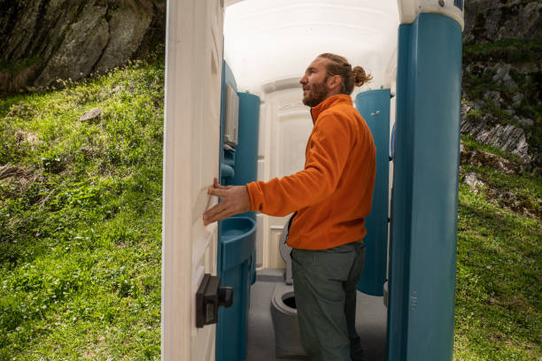 Portable bathroom rental in Hamilton, IL
